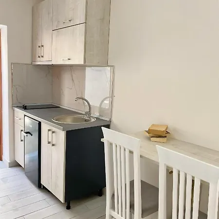 Sunny בית הארחה